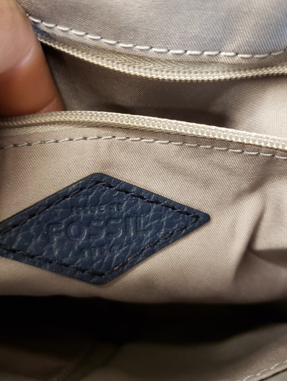 Fossil Navy Blue Pebbled Leather Crossbody Satchel - Elegant Everyday Bag - Picture 6 of 7